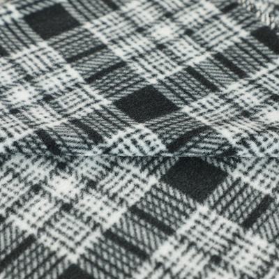 100% โพลีเอสเตอร์ Cationic Micro Fleece ผ้าลายสก๊อตพิมพ์ขั้วโลกสำหรับโซฟา Pillowslip Blankets
